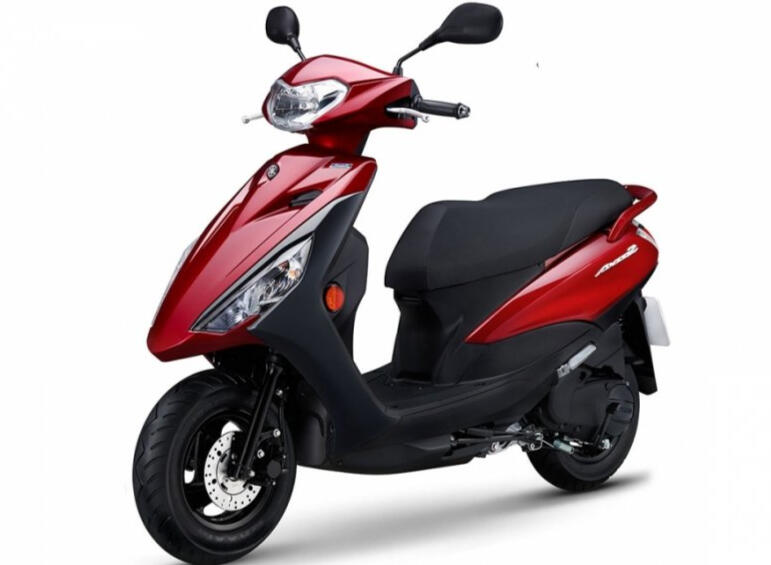 Axis Z 125 Specs: 125cc engine, huge under seat storage space, 10-inch wheels, Ideal for long distances if you're around 175cm. Rental plans: 1 day - 800 NTD: Minimum rental time: 2 Days: 5NT$/km beyond 100km